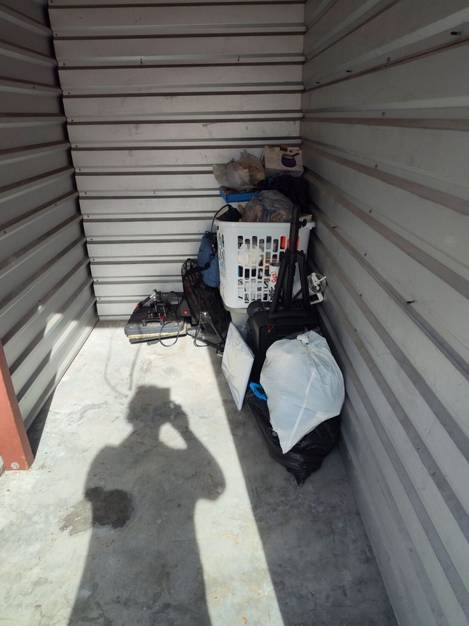 5 x 10 storage unit in Tampa, FL