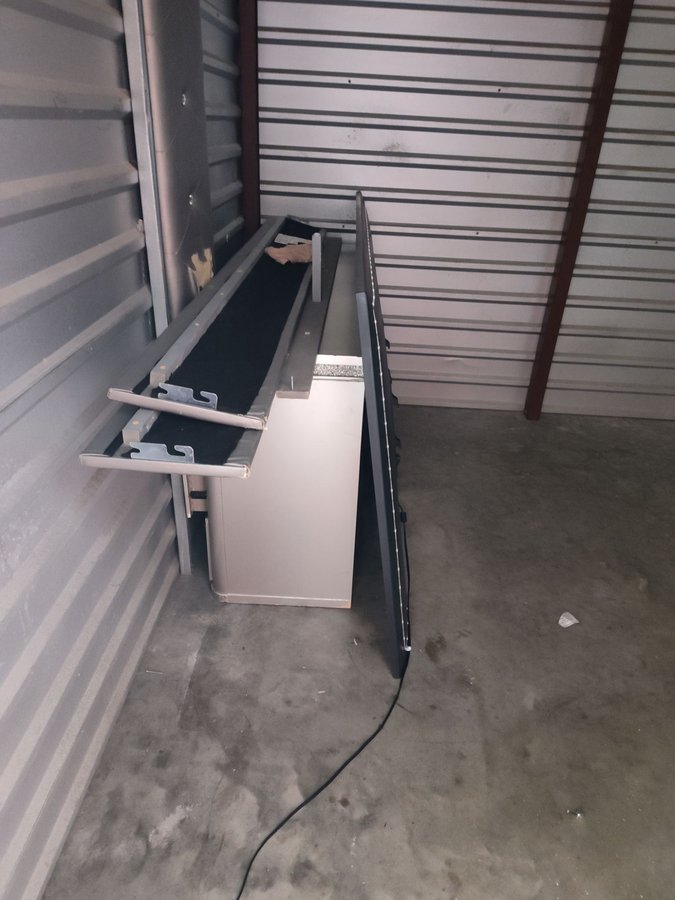 10 x 10 storage unit in Tampa, FL