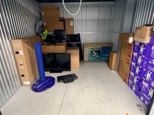 10 x 10 storage unit in Dumfries, VA
