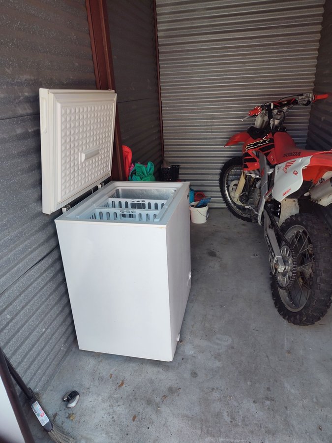 5 x 10 storage unit in Brandon, FL