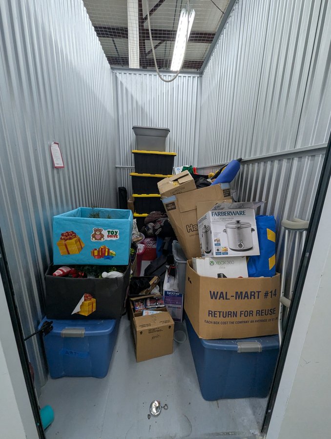 5 x 10 storage unit in Houston, TX