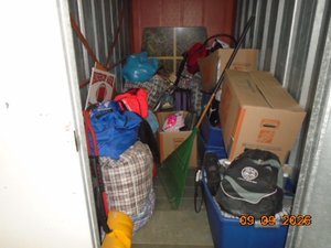 5 x 10 storage unit in Linden, NJ