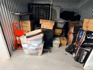 10 x 10 storage unit in Dumfries, VA
