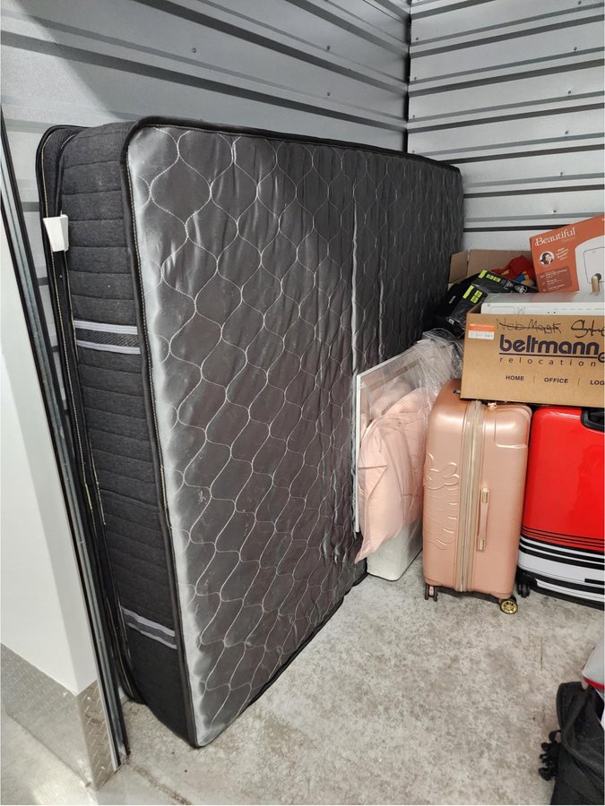 10 x 7 storage unit in Buford, GA