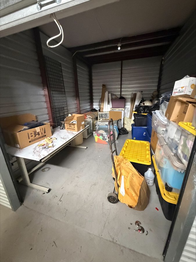 10 x 15 storage unit in Sugar Land, TX