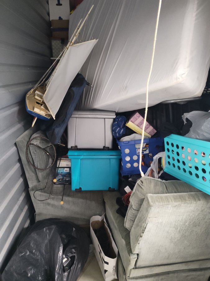 5 x 10 storage unit in Tampa, FL