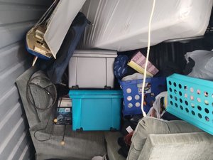 5 x 10 storage unit in Tampa, FL