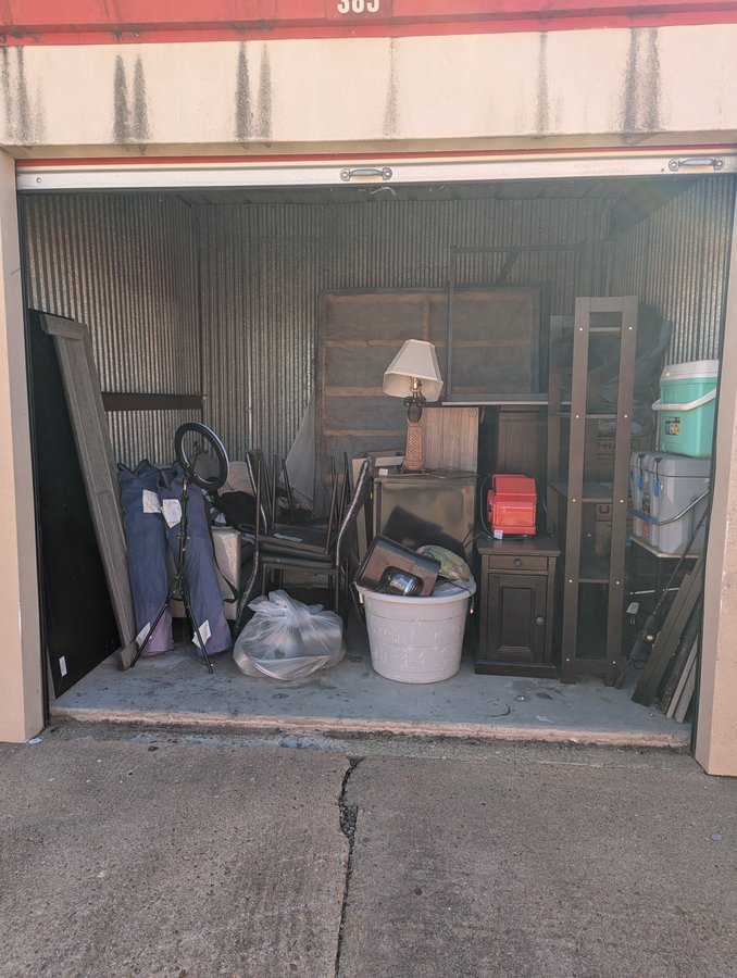 10 x 10 storage unit in Houston, TX