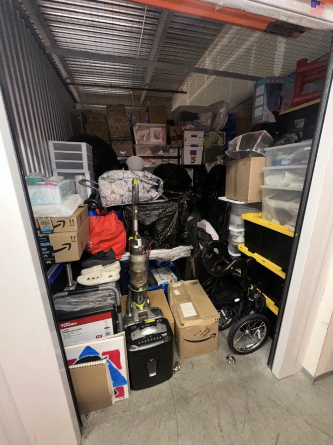 10 x 10 storage unit in North Hollywood, CA