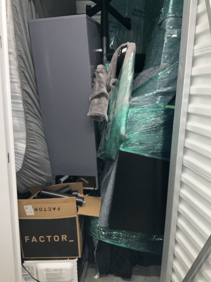 5 x 5 storage unit in Tualatin, OR