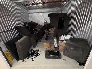 10 x 10 storage unit in North Hollywood, CA