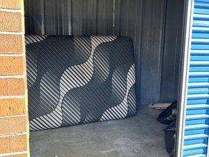 10 x 10 storage unit in Tacoma, WA