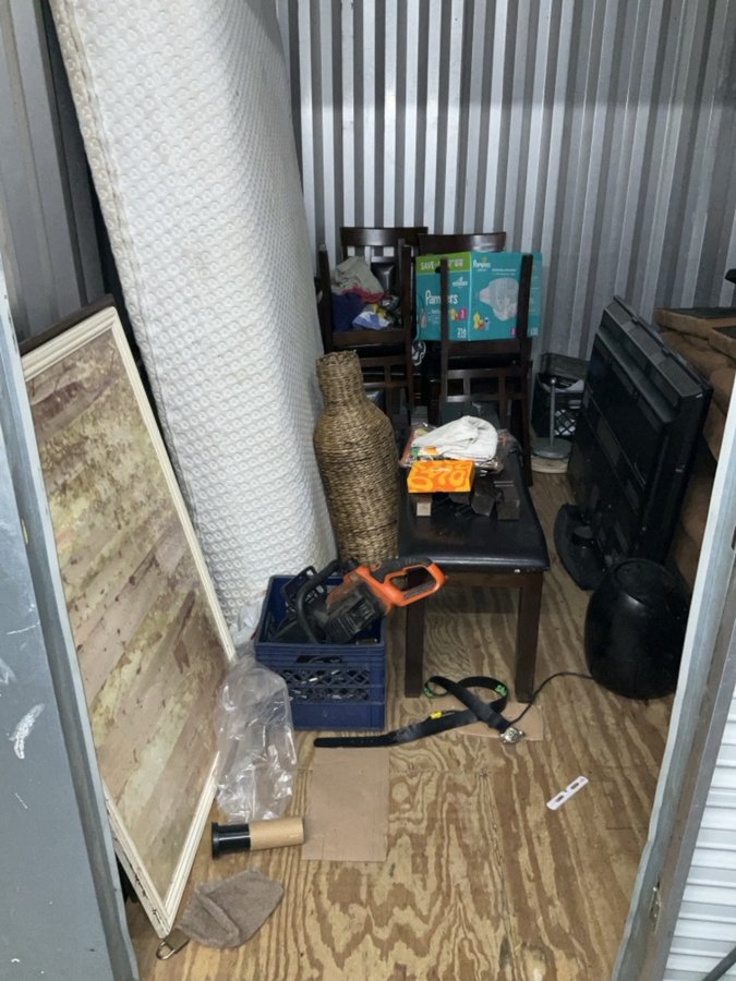 10 x 10 storage unit in Euclid, OH