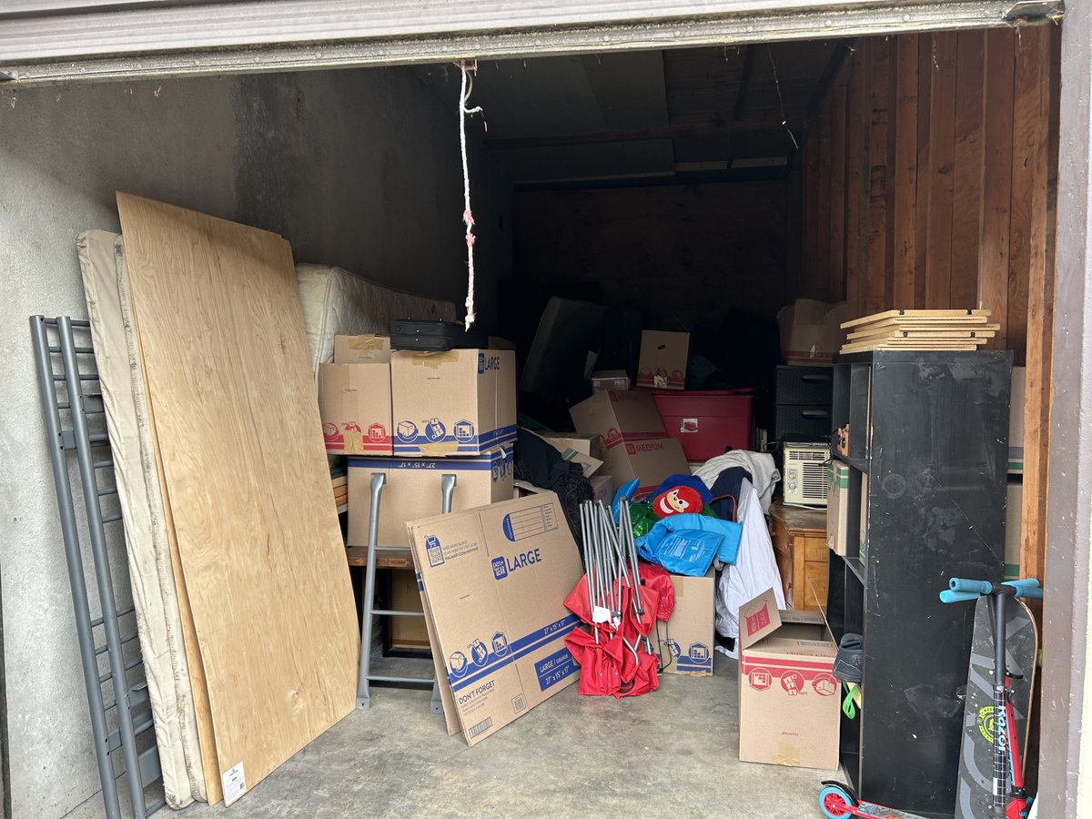 10 x 25 storage unit in Lakewood, WA