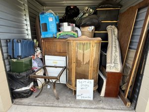 10 x 10 storage unit in Central Point, OR