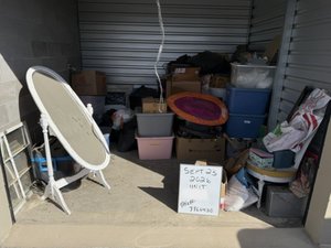 10 x 10 storage unit in Central Point, OR