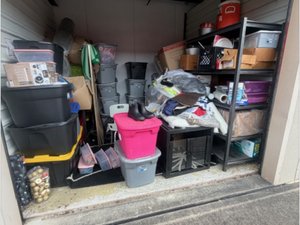 10 x 10 storage unit in Pearland, TX