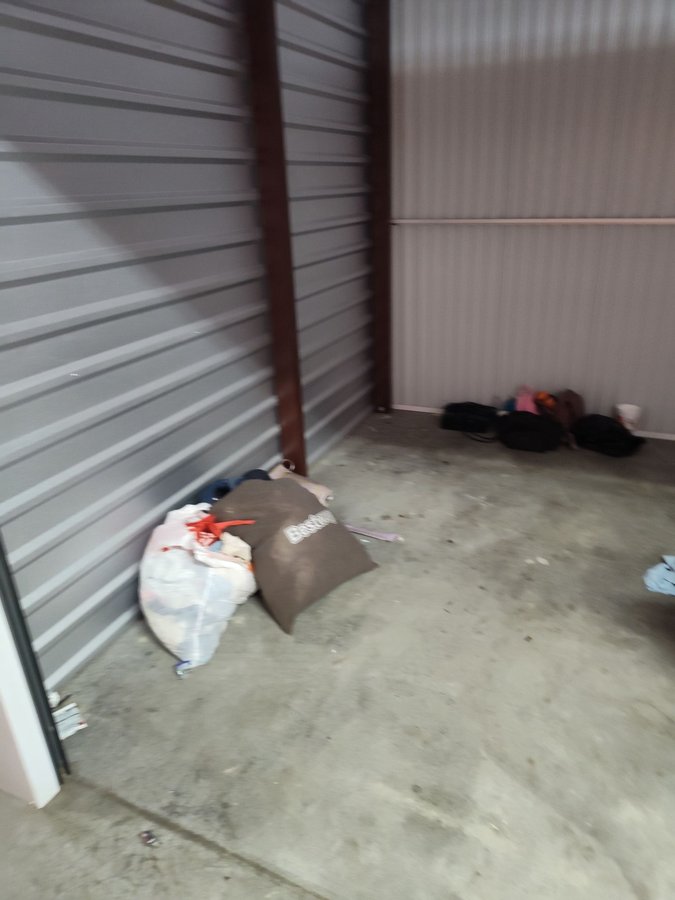 10 x 10 storage unit in Tampa, FL