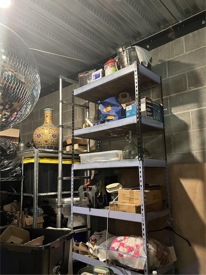 10 x 15 storage unit in Seattle, WA