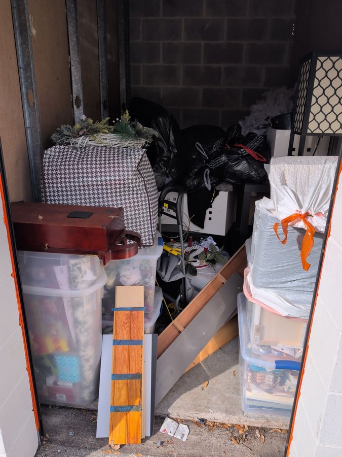 5 x 10 storage unit in Tampa, FL