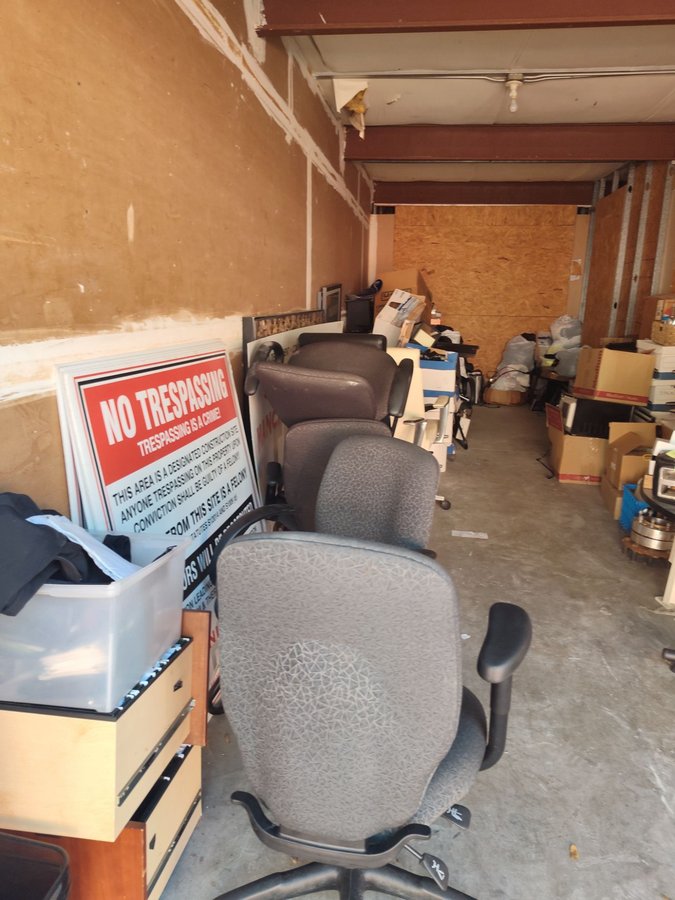 10 x 30 storage unit in Tampa, FL