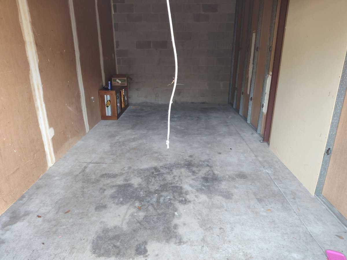 10 x 20 storage unit in Tampa, FL