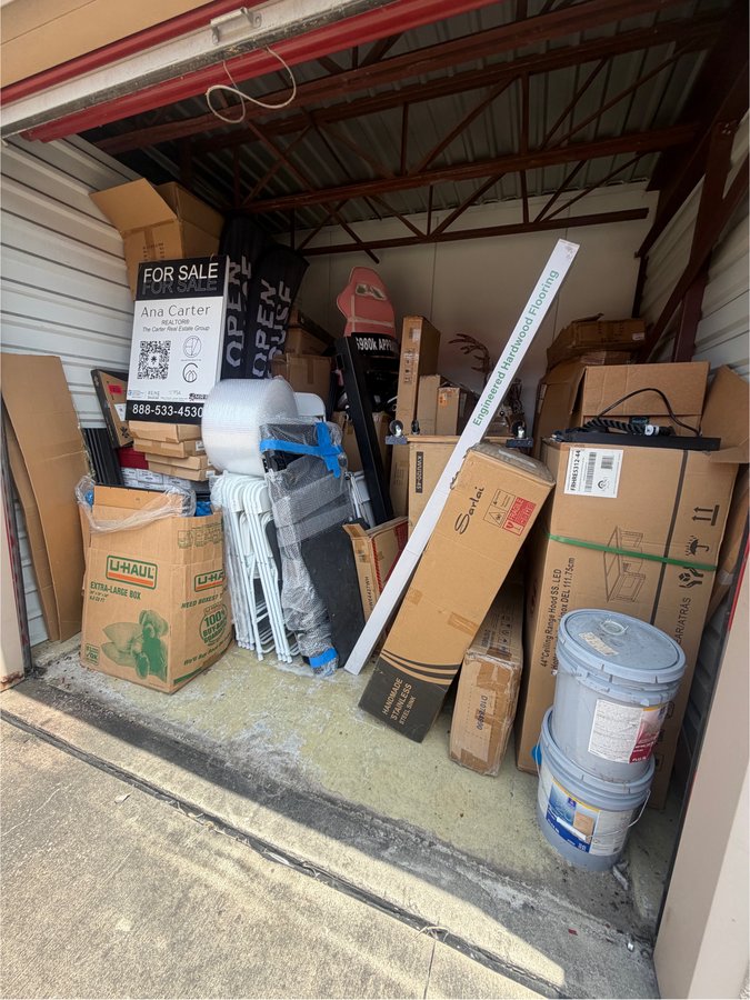 10 x 10 storage unit in Pearland, TX