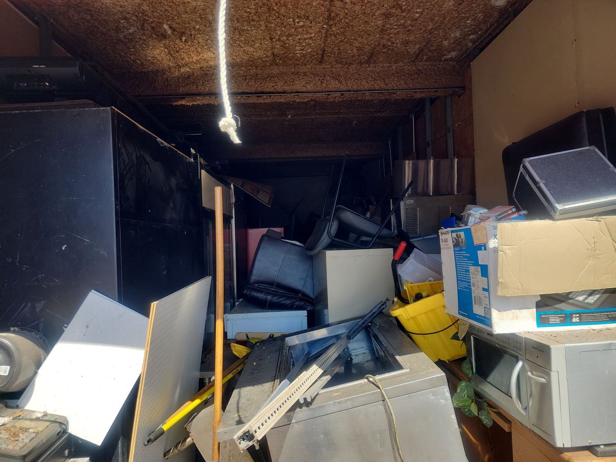 10 x 30 storage unit in Tampa, FL