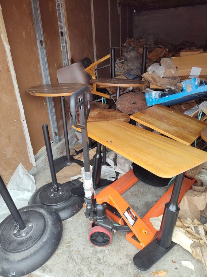 10 x 30 storage unit in Tampa, FL