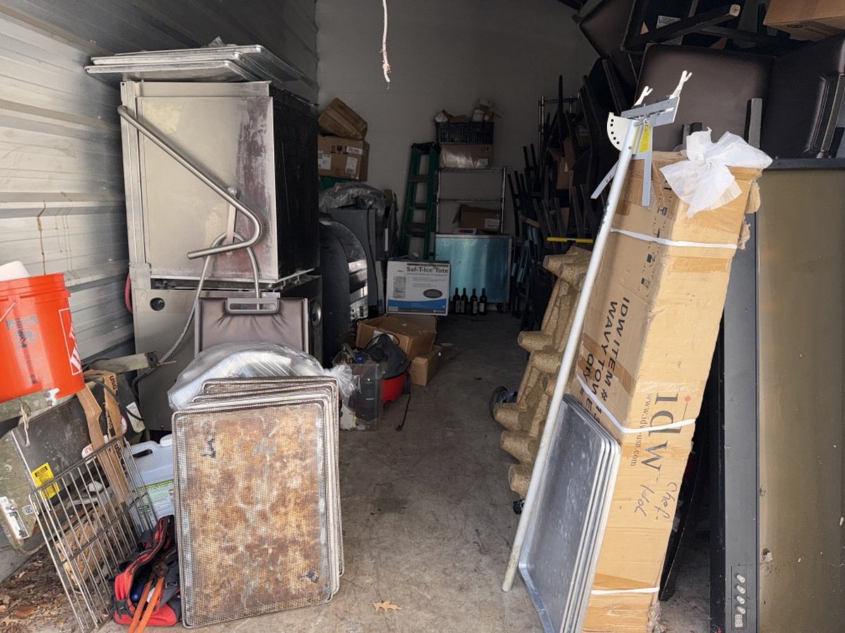 10 x 20 storage unit in Sterling, VA
