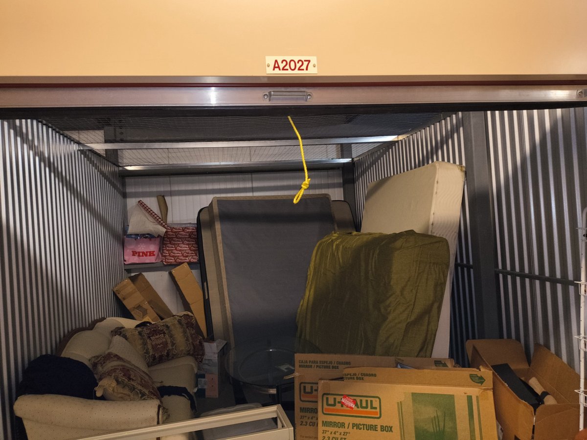 10 x 15 storage unit in Tampa, FL