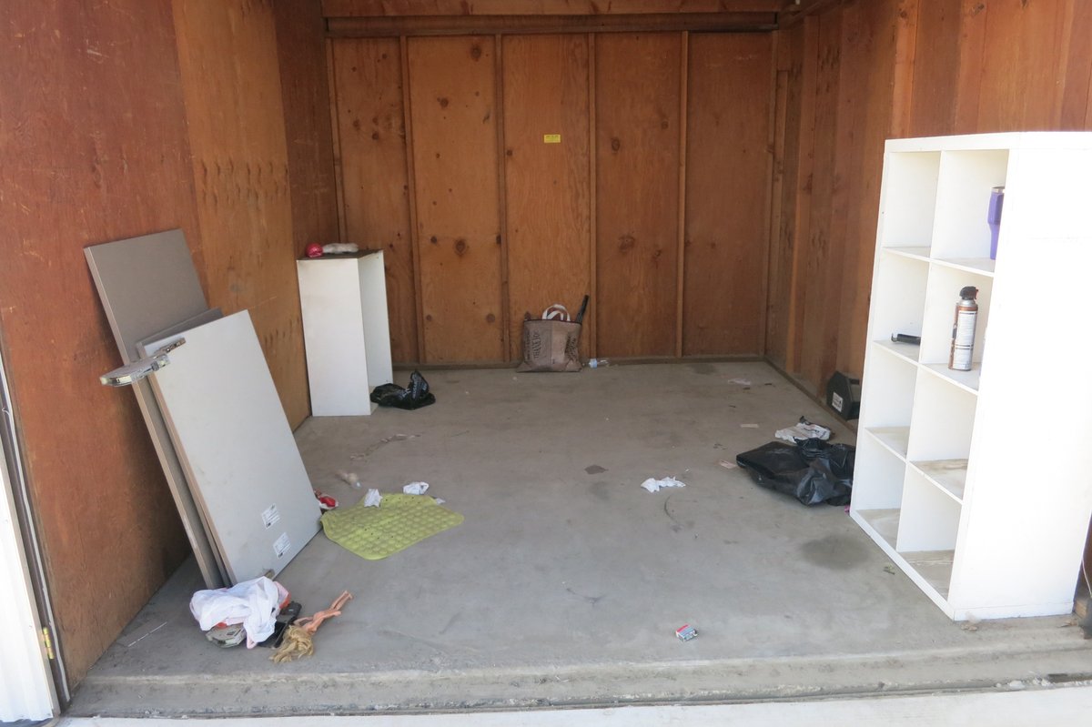 10 x 12 storage unit in Bakersfield, CA