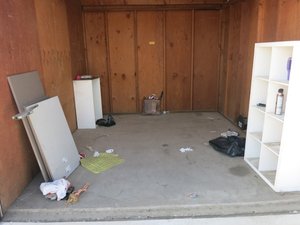 10 x 12 storage unit in Bakersfield, CA