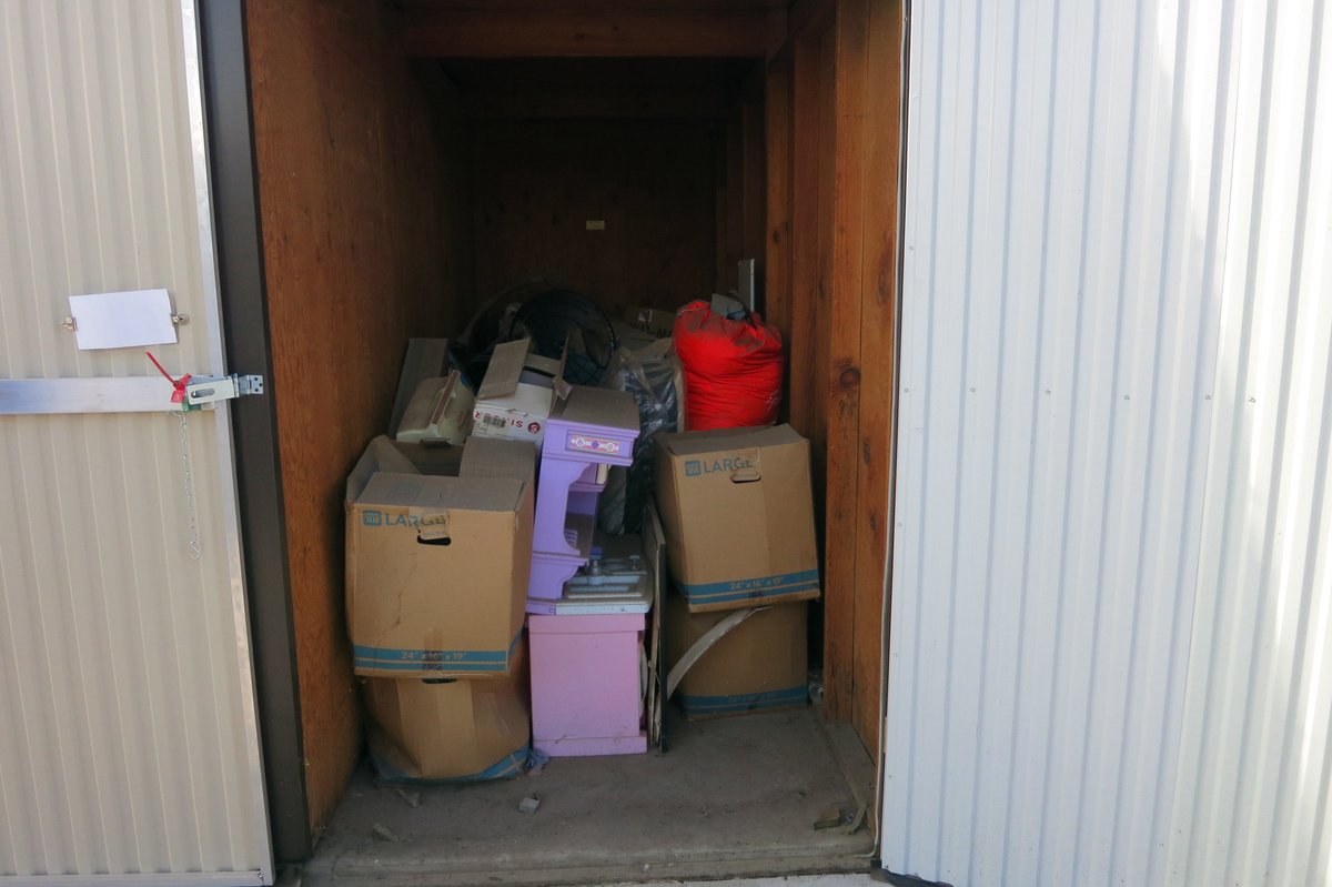 5 x 12 storage unit in Bakersfield, CA