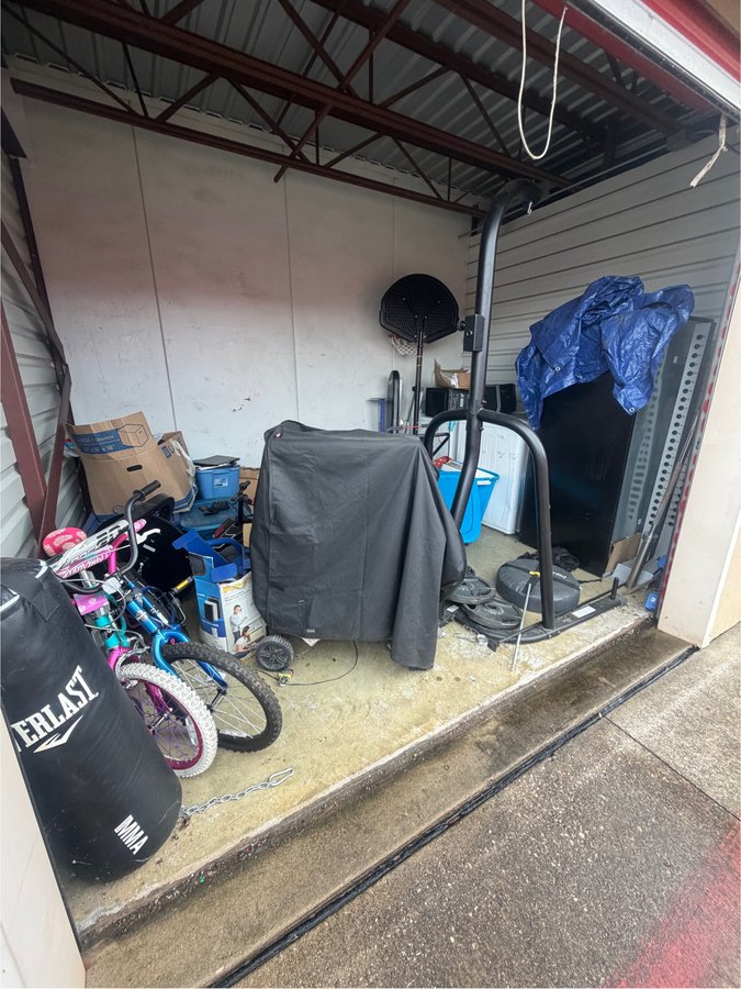 10 x 12 storage unit in Pearland, TX