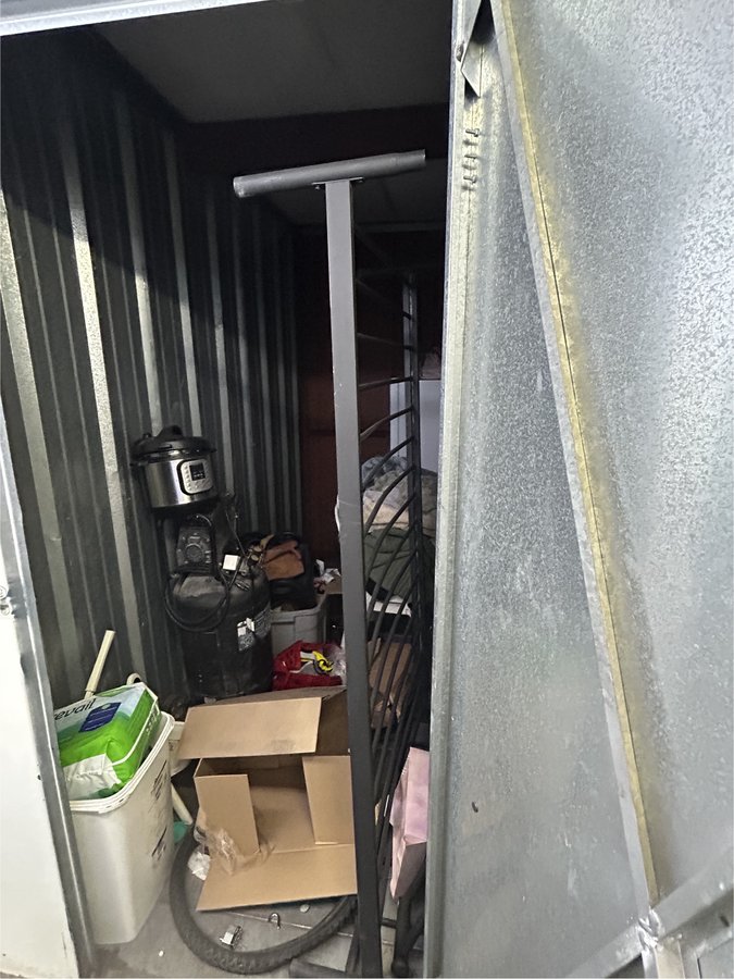 5 x 10 storage unit in North Hills, CA
