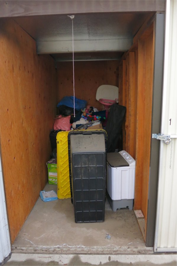 5 x 10 storage unit in Bakersfield, CA