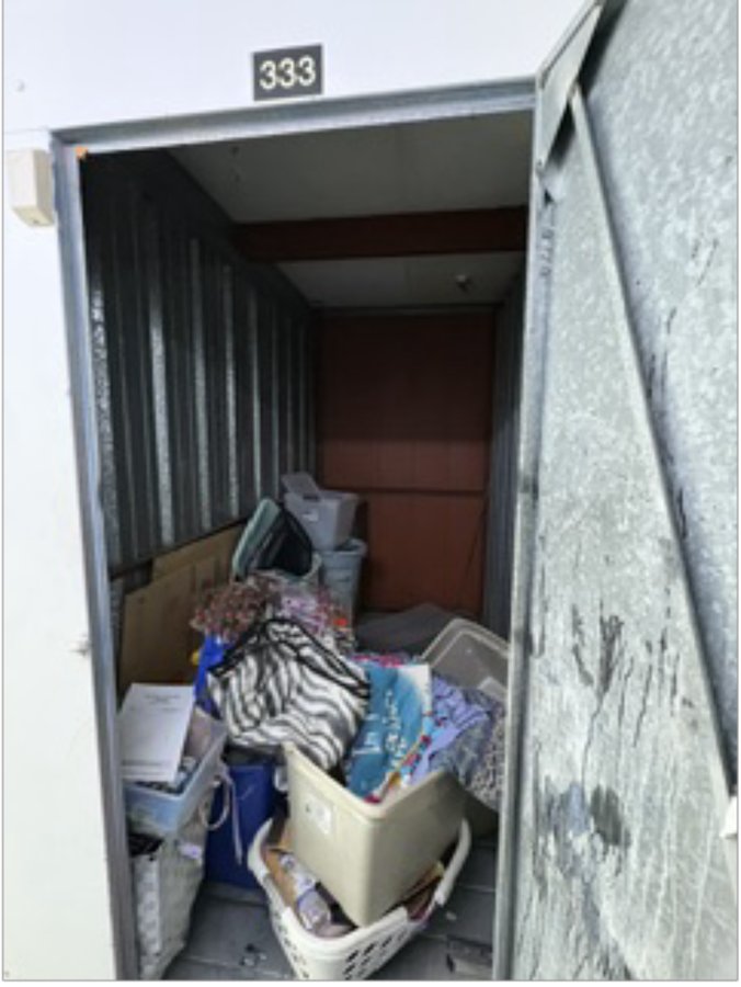 5 x 10 storage unit in North Hills, CA