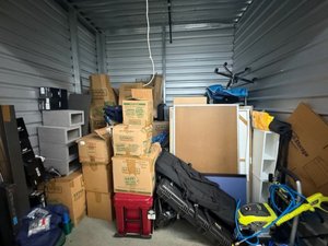 7 x 10 storage unit in Seattle, WA