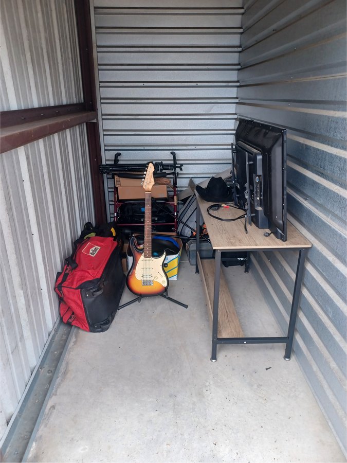 5 x 10 storage unit in Bartow, FL