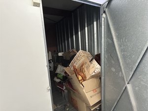 5 x 10 storage unit in North Hills, CA
