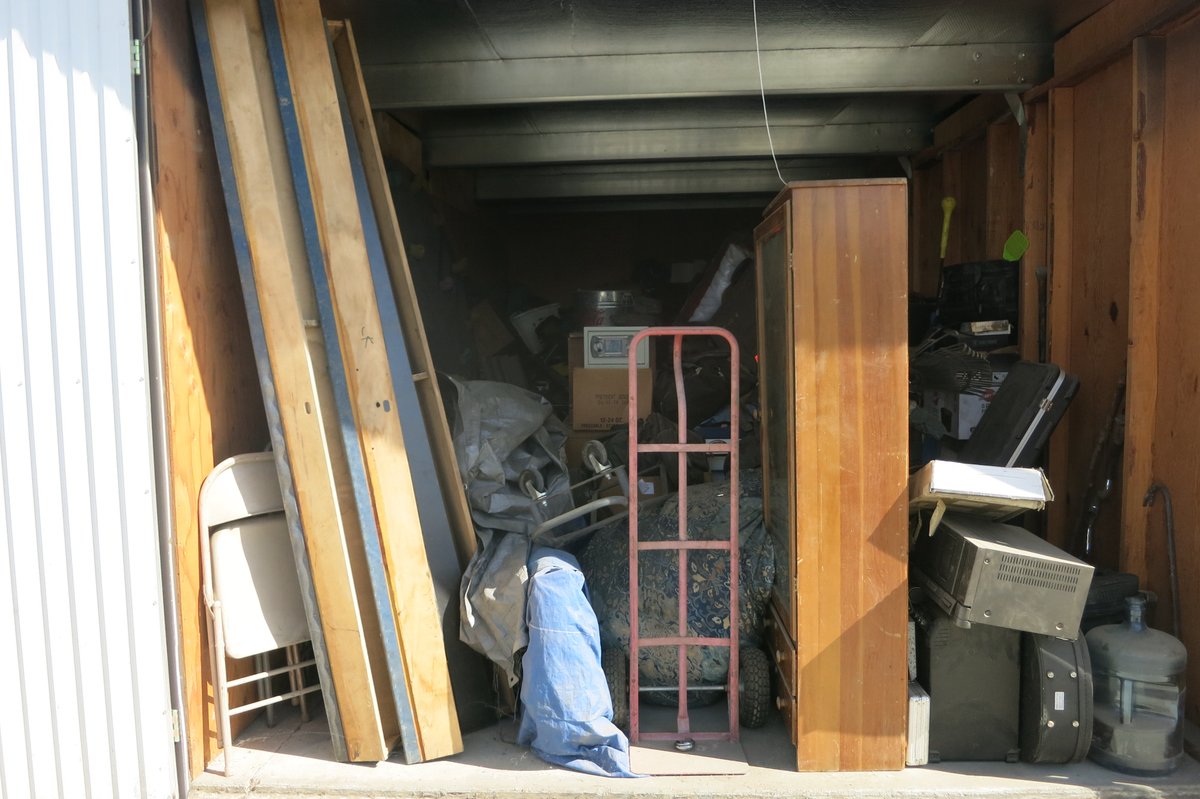 10 x 20 storage unit in Bakersfield, CA