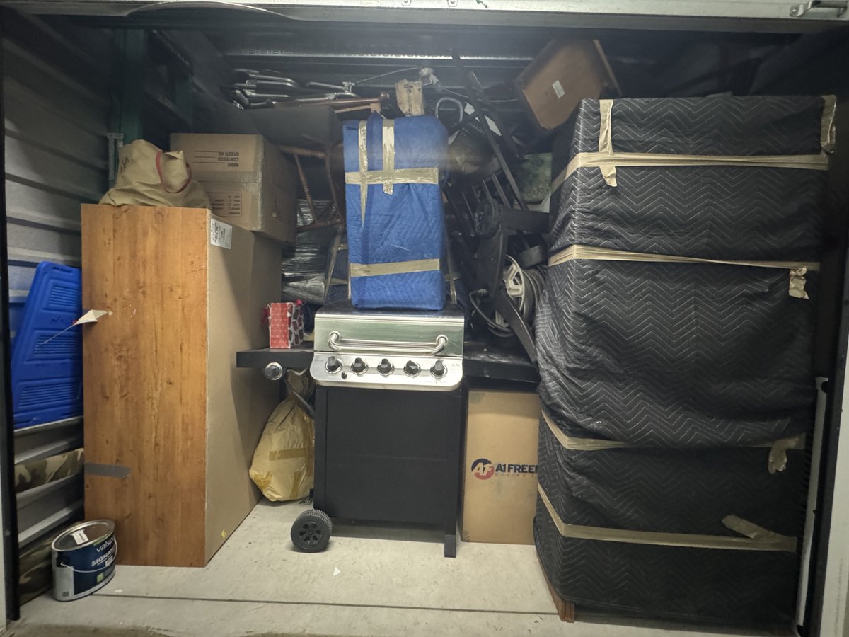 10 x 10 storage unit in East Stroudsburg, PA