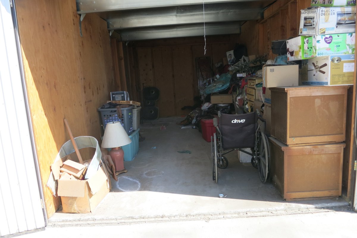 10 x 20 storage unit in Bakersfield, CA