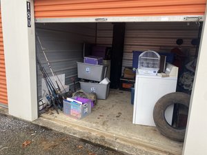 10 x 10 storage unit in Laceys Spring, AL