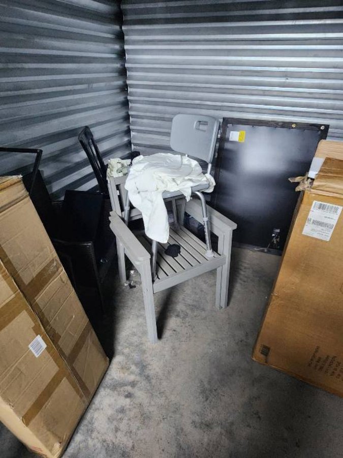 10 x 10 storage unit in Dallas, TX