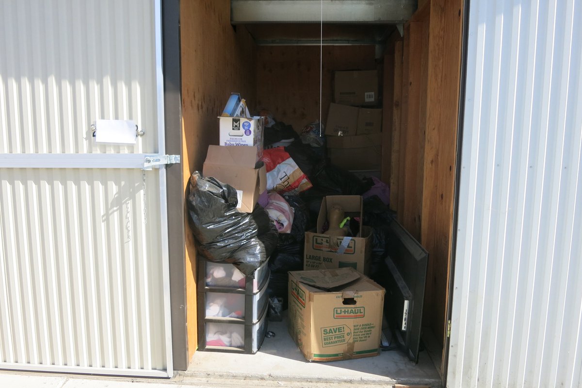 5 x 10 storage unit in Bakersfield, CA