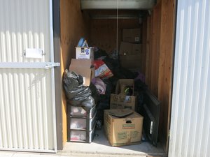 5 x 10 storage unit in Bakersfield, CA
