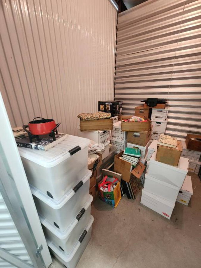 10 x 10 storage unit in Dallas, TX