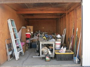 10 x 18 storage unit in Bakersfield, CA